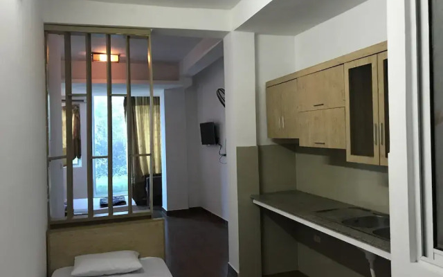 Oyo 442 Holiday Hotel