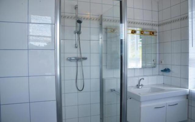 Lakeview Apartment
