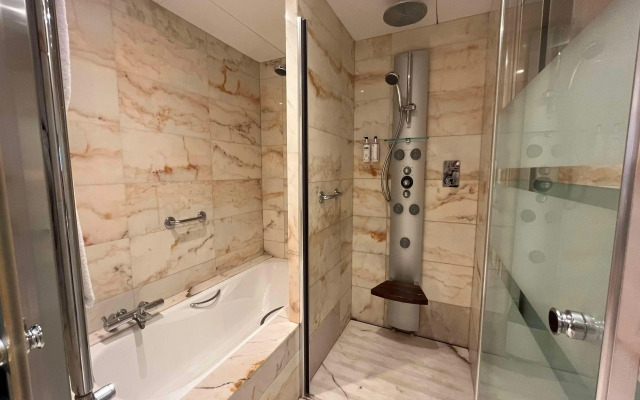 Best Western Premier CMC Girona