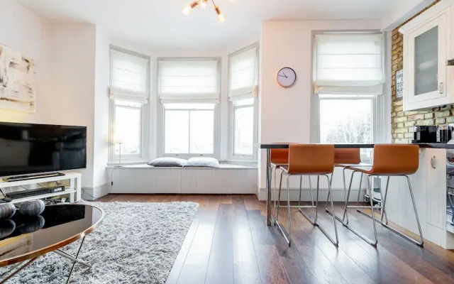 Vauxhall Park Views - 2 Bed Flat by BaseToGo