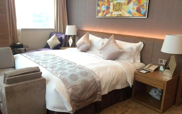 Shenzhen Baoan PLUS Gems Cube Hotel