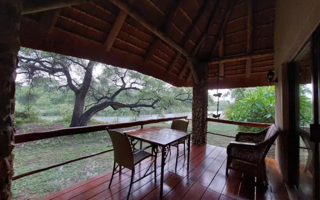 Mobola Lodge
