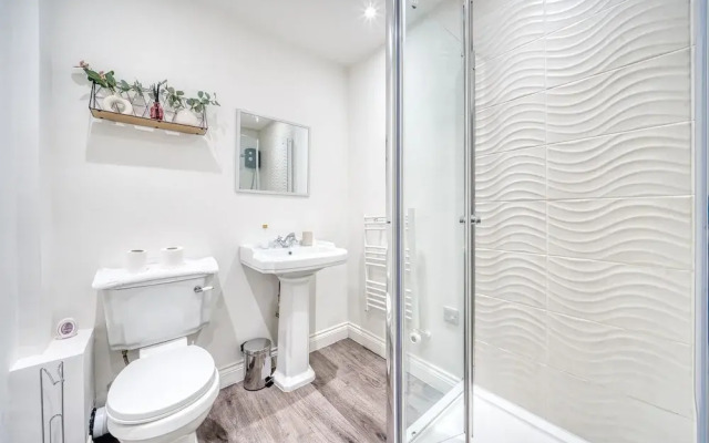 Stunning 2 Bed by the City Centre & Bute Park