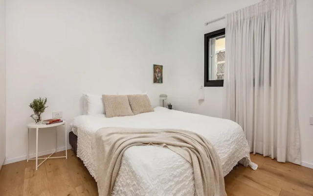 Sunny Chic in TLV Center by Sea N' Rent