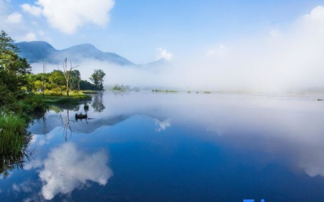 Shennongjia Lily Hotel (Dajiuhu Pingqian Ancient Town)