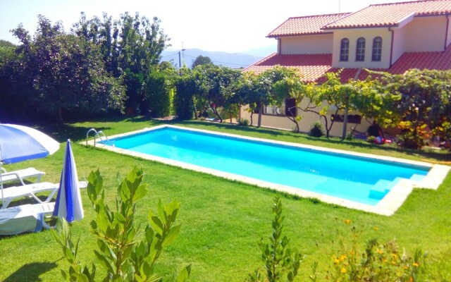 Villa With 4 Bedrooms in Provesende, With Wonderful Mountain View, Pri