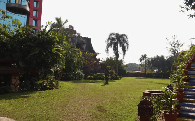 OYO 28157 Hotel Green Field