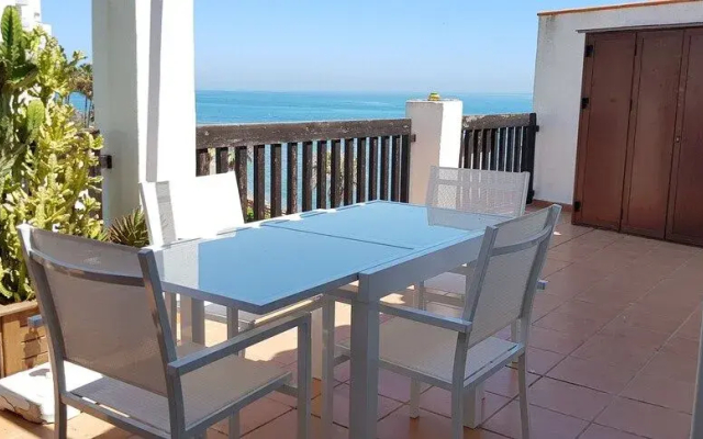 Exquisite Calahonda Beach Studio
