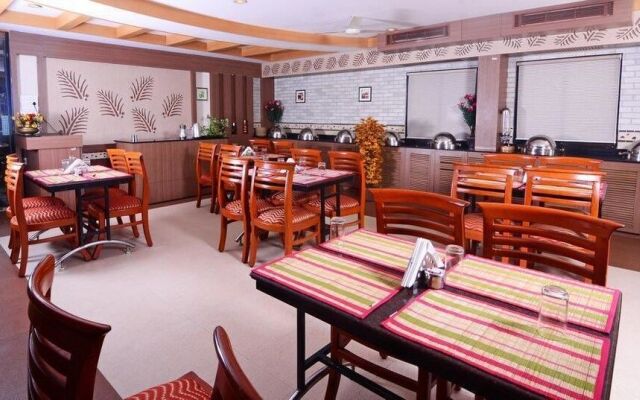 Capital O 37664 Hotel Grand Plaza