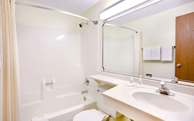 Super 8 by Wyndham Aberdeen East