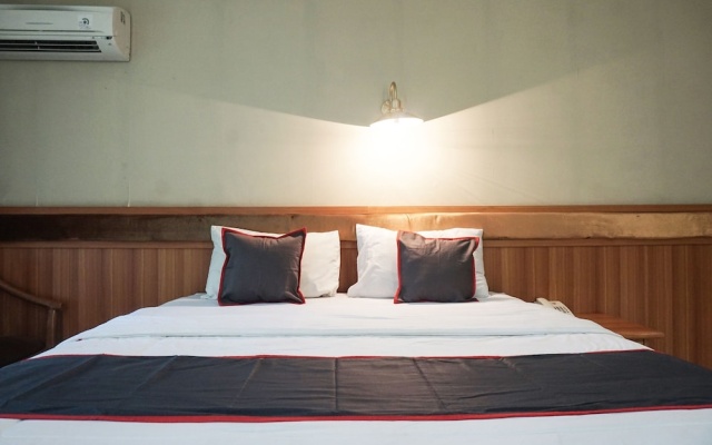 Collection O 92122 Series Hotel Serpong – Guest Rooms – South Tangerang