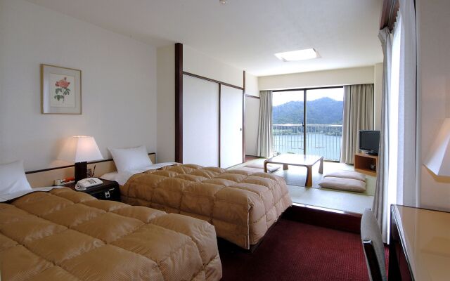 Resorpia Kumihama