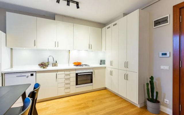 Mesmerizing Flat With Bosphorus View