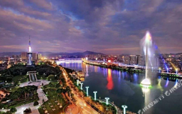 Yixuan Hotel (Heyuan Jianji Shopping Center Store)