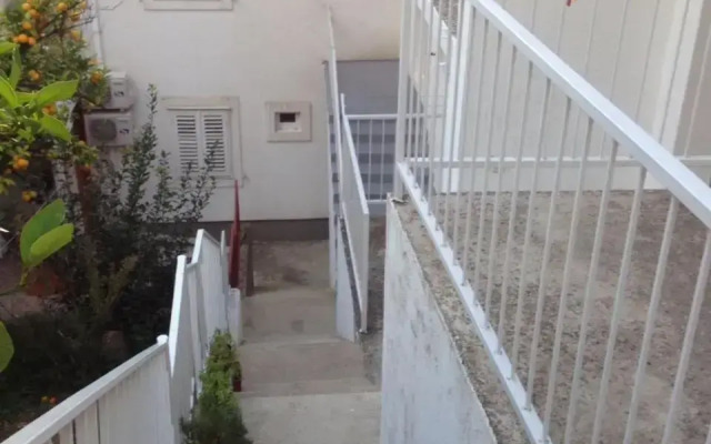 Apartments by the sea Podgora, Makarska - 11888