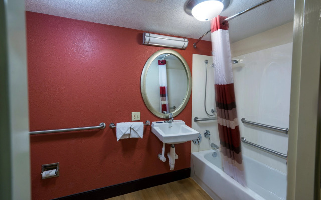 Red Roof Inn Rockford East – Casino District