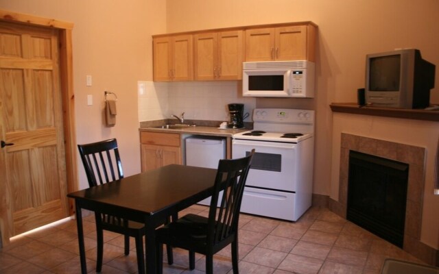 Happy Trails Campground & Cabins