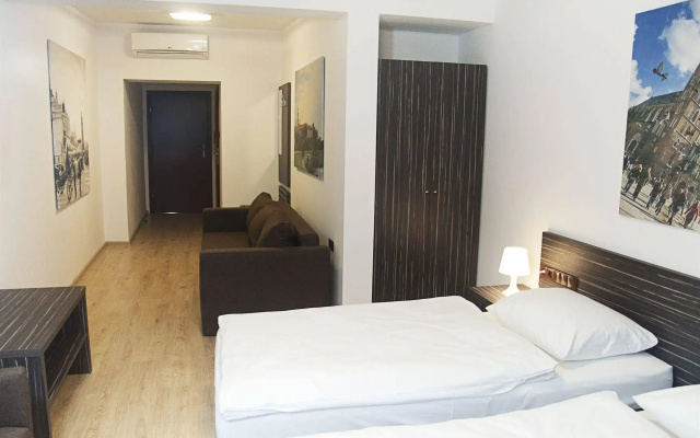 Pergamin Apartments