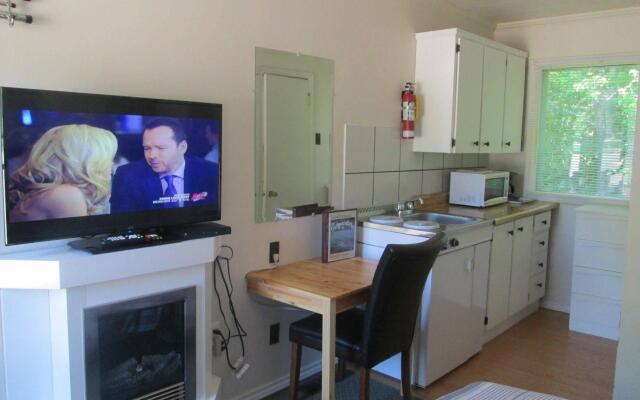 Edgewater Motel & Campground