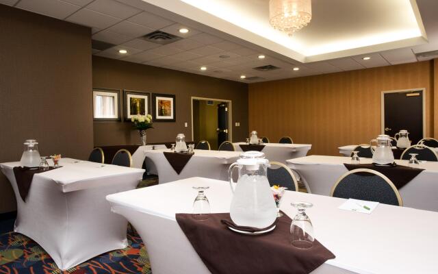 Holiday Inn Hotel & Suites Mississauga by IHG