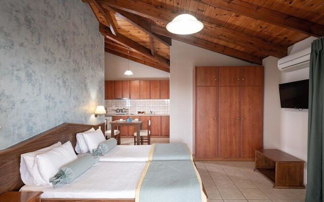 Plaka Beach Resort