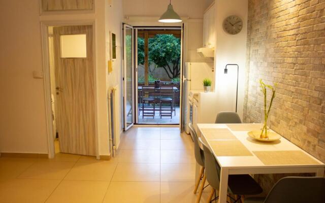 Cozy Studio in Central Glyfada - Sleeps 3