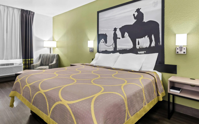 Super 8 by Wyndham Weatherford