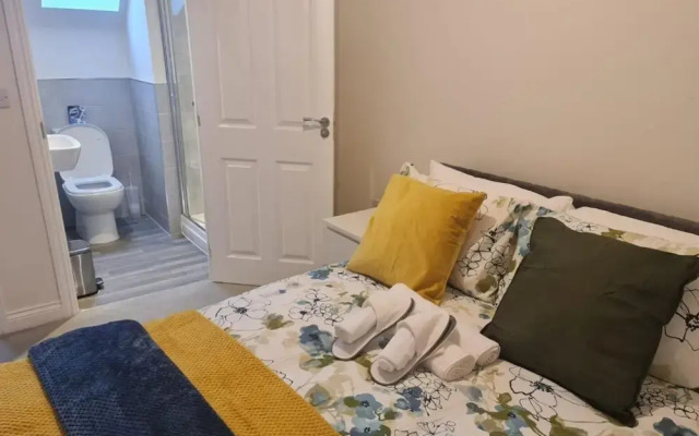 Stunning 3-bed House in Wolverhampton