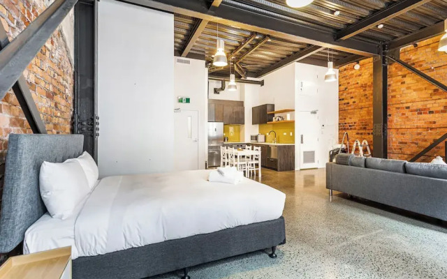 Modern Studio + Prime Location!