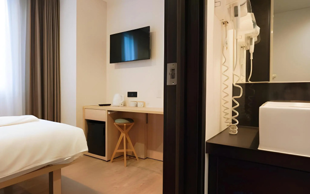 Park Central Sakura Hotel – Guest Rooms – Osaka