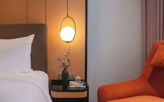 Aurora Oriental Hotel