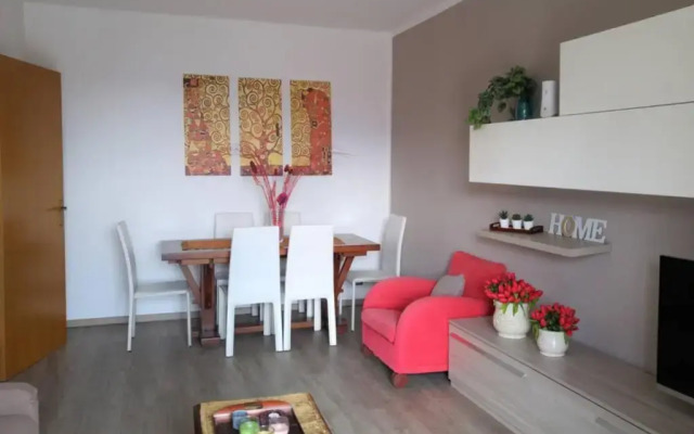 Feel at Home - LETIZIA LAKE HOUSE