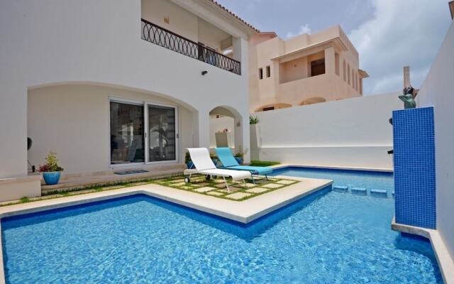 Casa la Mera Mora by Skyrun