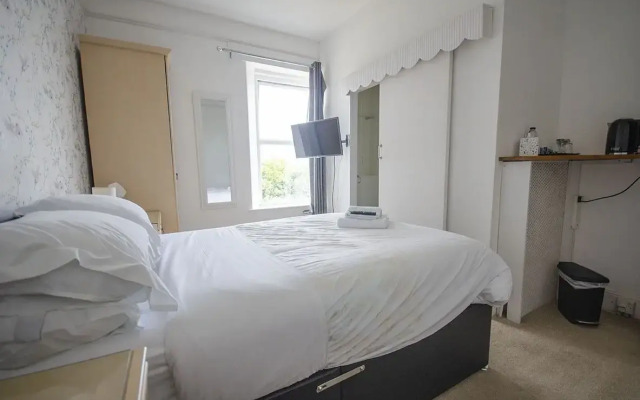 Headlands Guest House