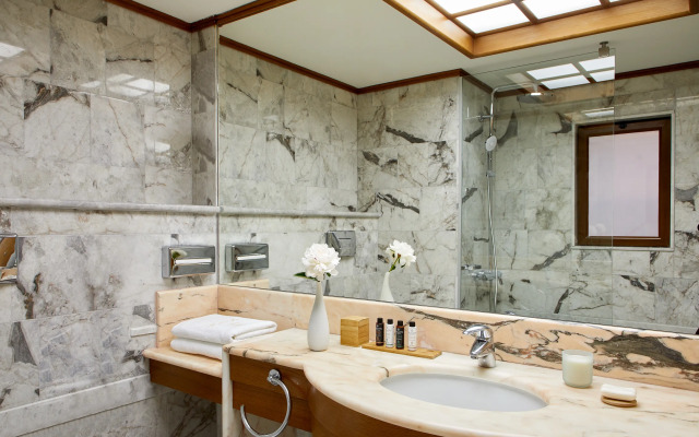 Minoa Palace Resort