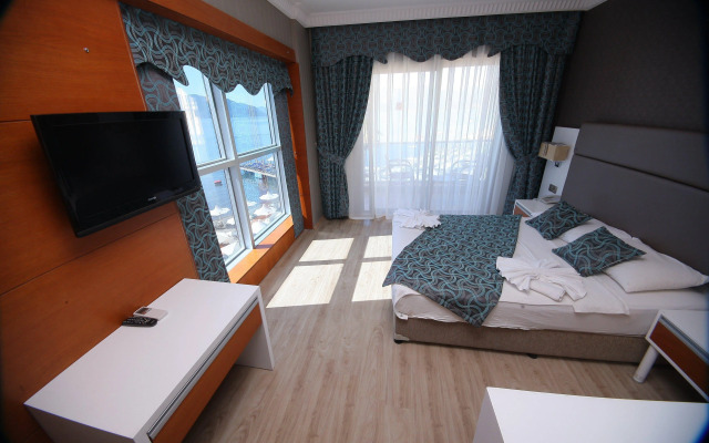 Point Beach Hotel