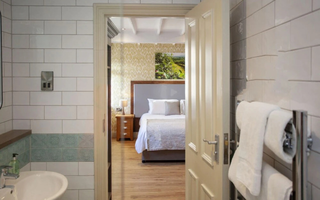 Woodborough Inn
