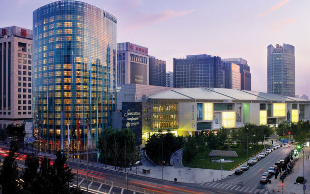 Financial International Street