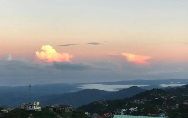 Vacation House in Baguio with Amazing Sunset Views