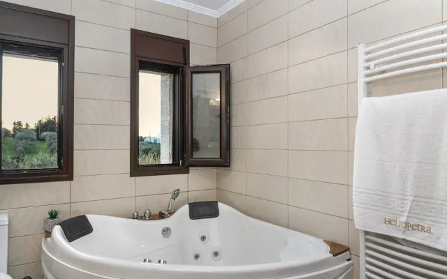 Heliopetra Lux Villa with private Pool