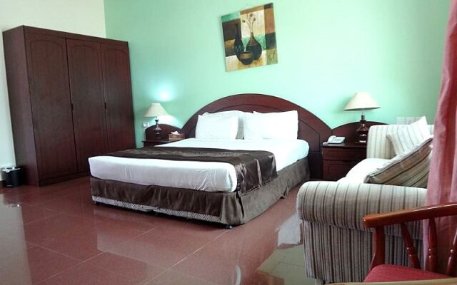 Green Oasis Hotel