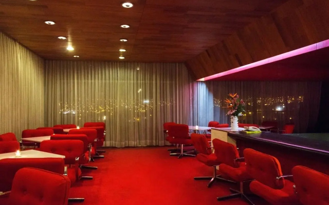 Camino Real Hotel