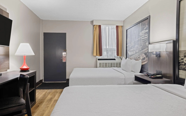 Super 8 by Wyndham Thunder Bay