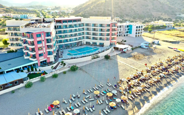 Konstantinos Palace