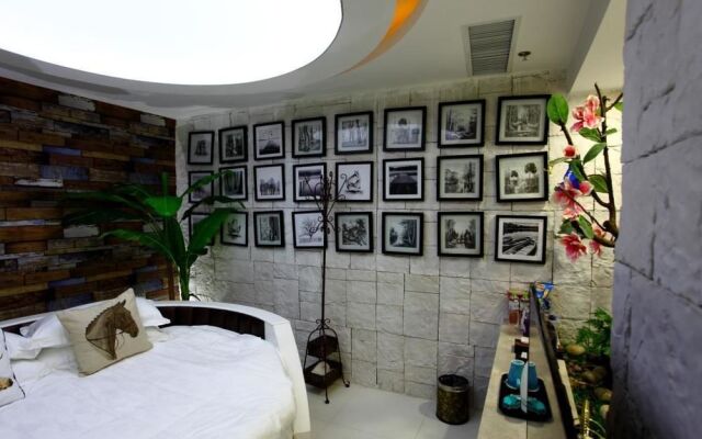 Wuhan U and I Theme Hotel