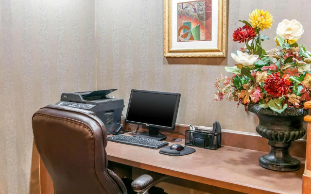 Quality Inn Conference Center Logansport