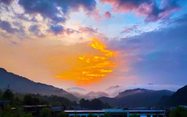 Yueqixi·Small Village Homestay (Tiantangzhai Scenic)