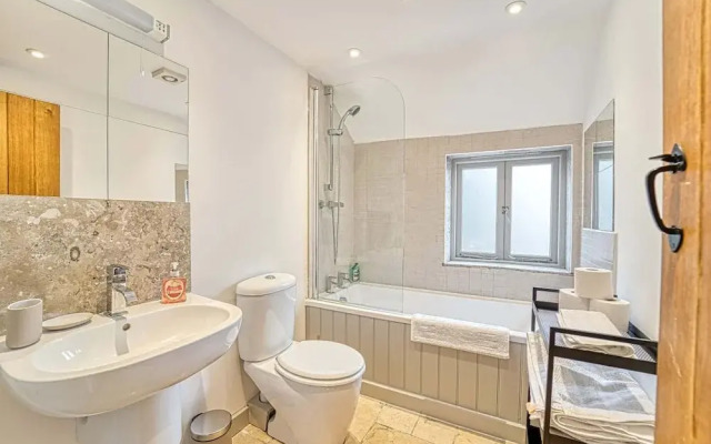 Host Stay Bridgepoint House