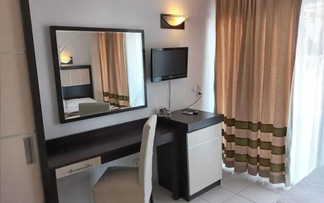 Club Marakesh Beach Hotel