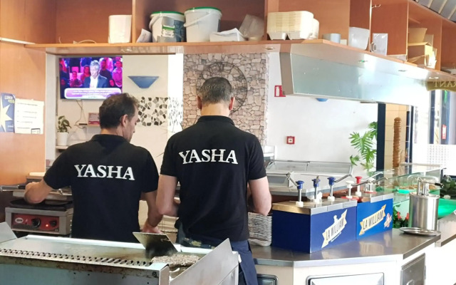 Yasha Hotel